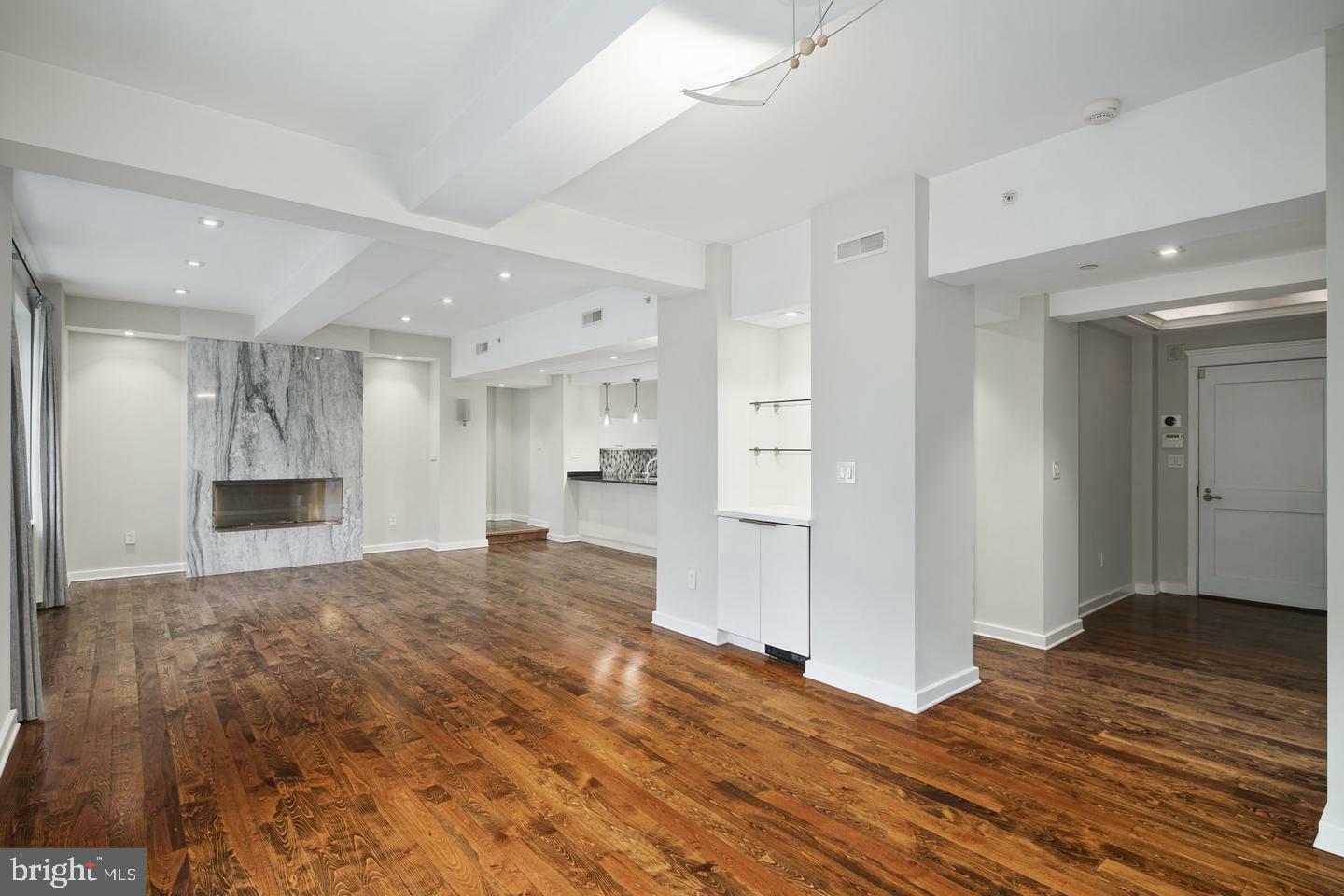 Property Photo:  1737-39 Chestnut Street 301  PA 19103 