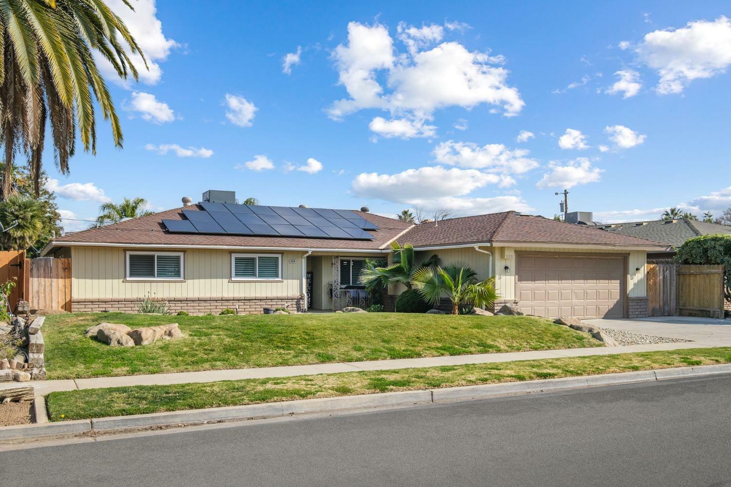 Property Photo:  6316 N Poplar Avenue  CA 93704 