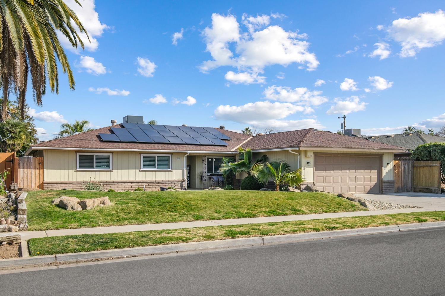 Property Photo: 6316 N Poplar Avenue CA 93704