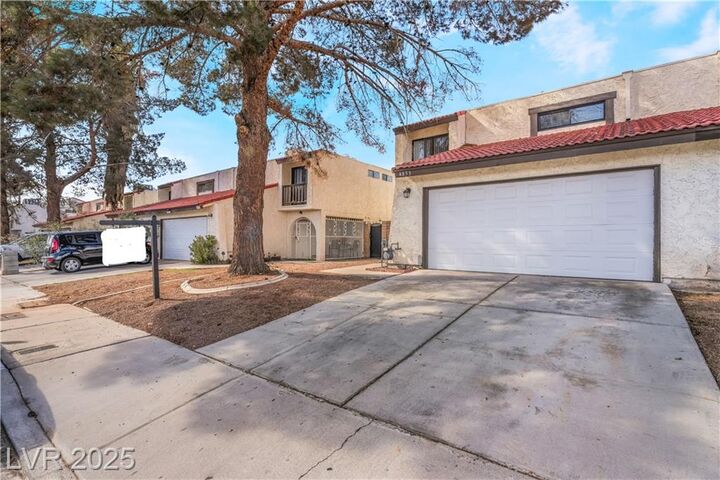 4853 Rollingwood Circle  Las Vegas NV 89121 photo