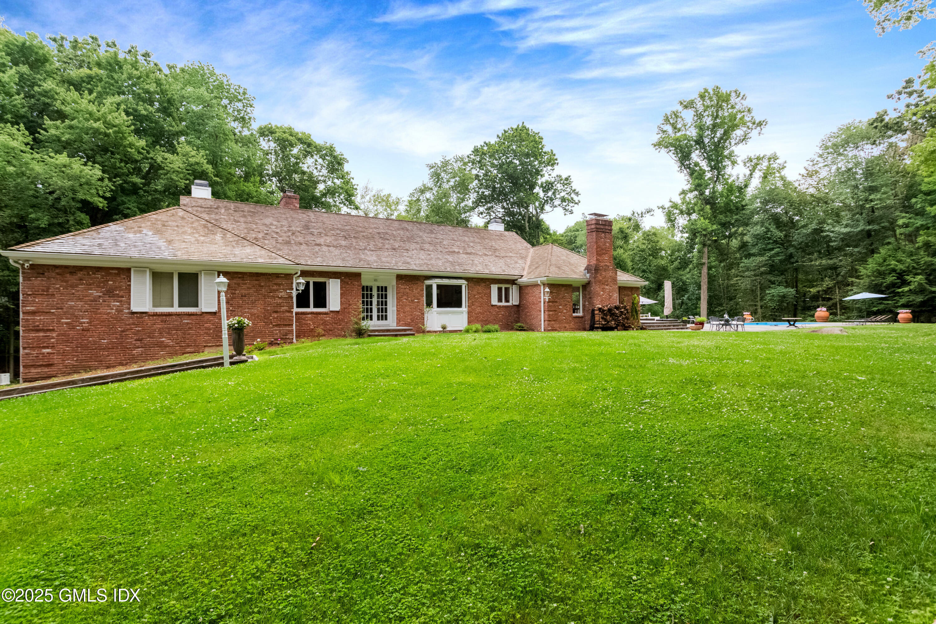 Property Photo:  615 Westover Road  CT 06902 