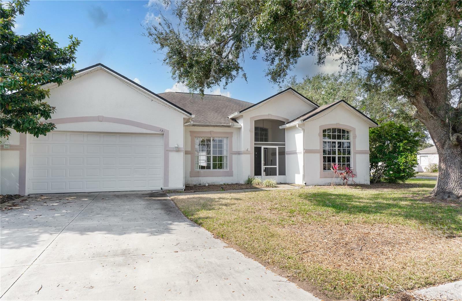 Property Photo:  421 Boxwood Drive  FL 33837 