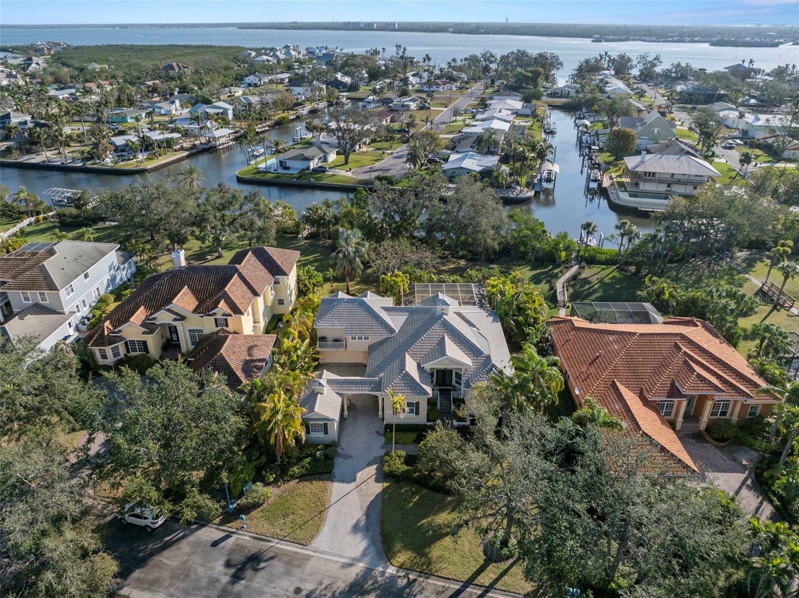Property Photo: 1724 Amberwynd Circle W FL 34221