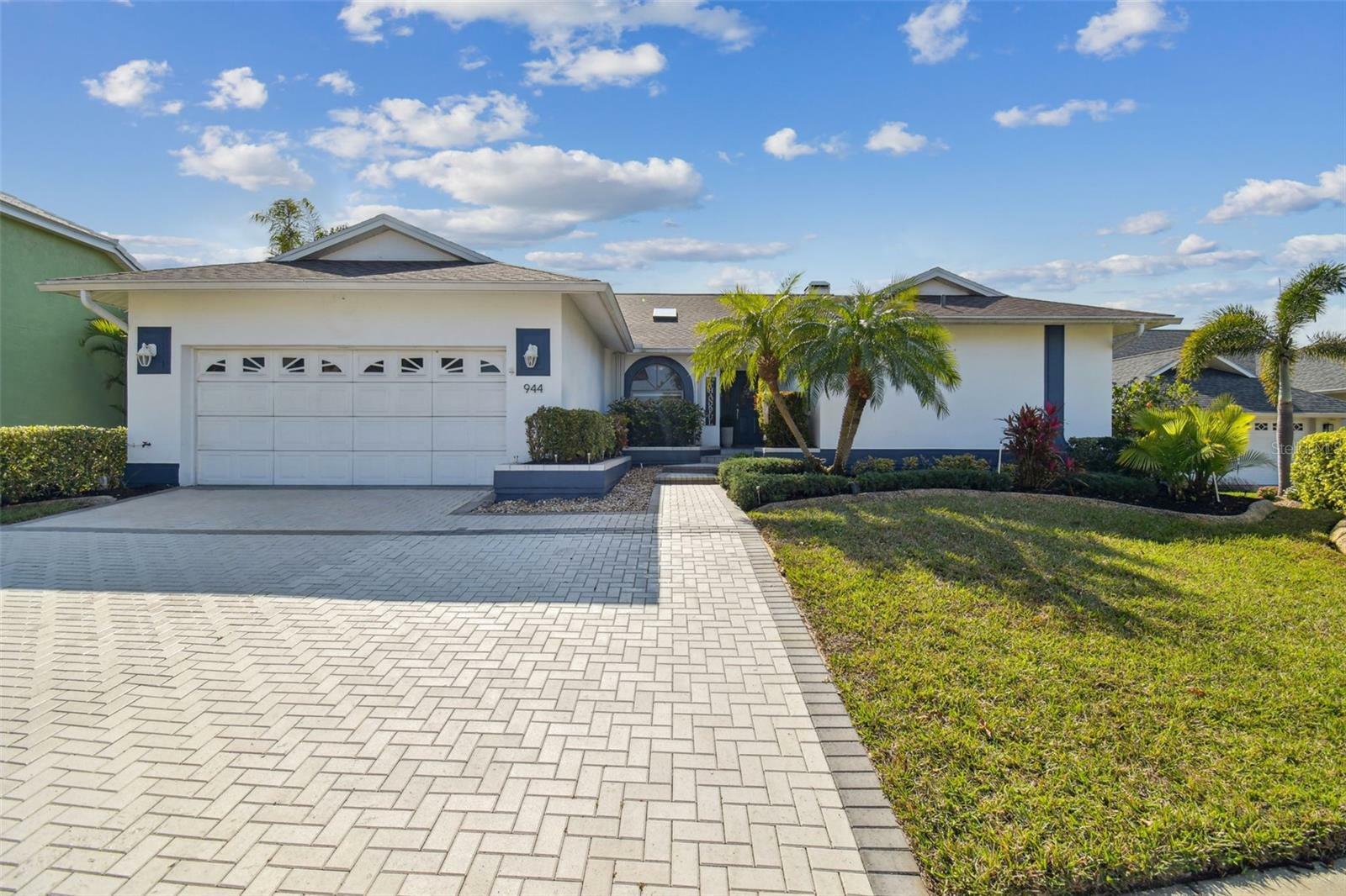 Property Photo:  944 Symphony Isles Boulevard  FL 33572 