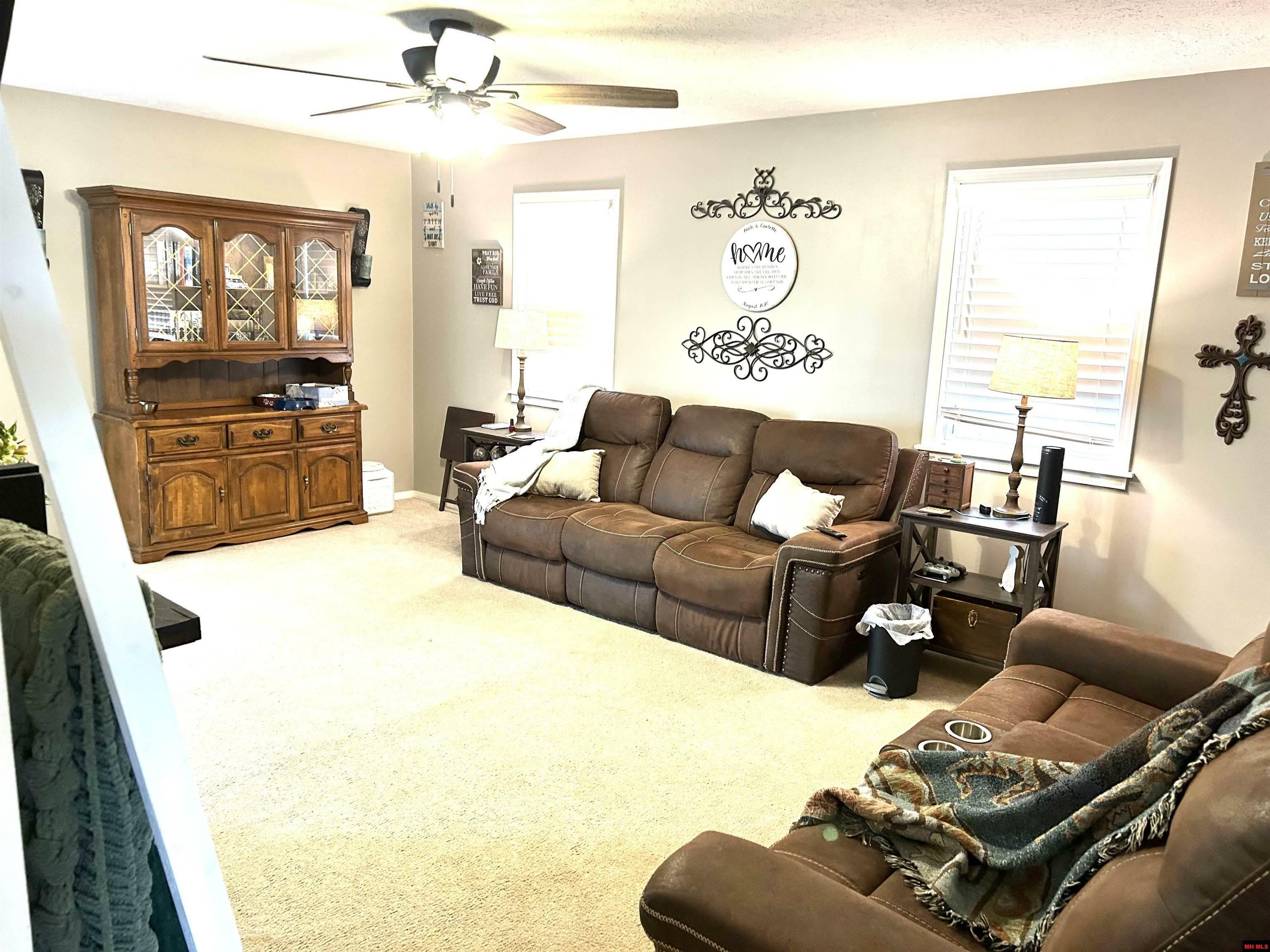 Property Photo: 305 Walnut Street AR 72634