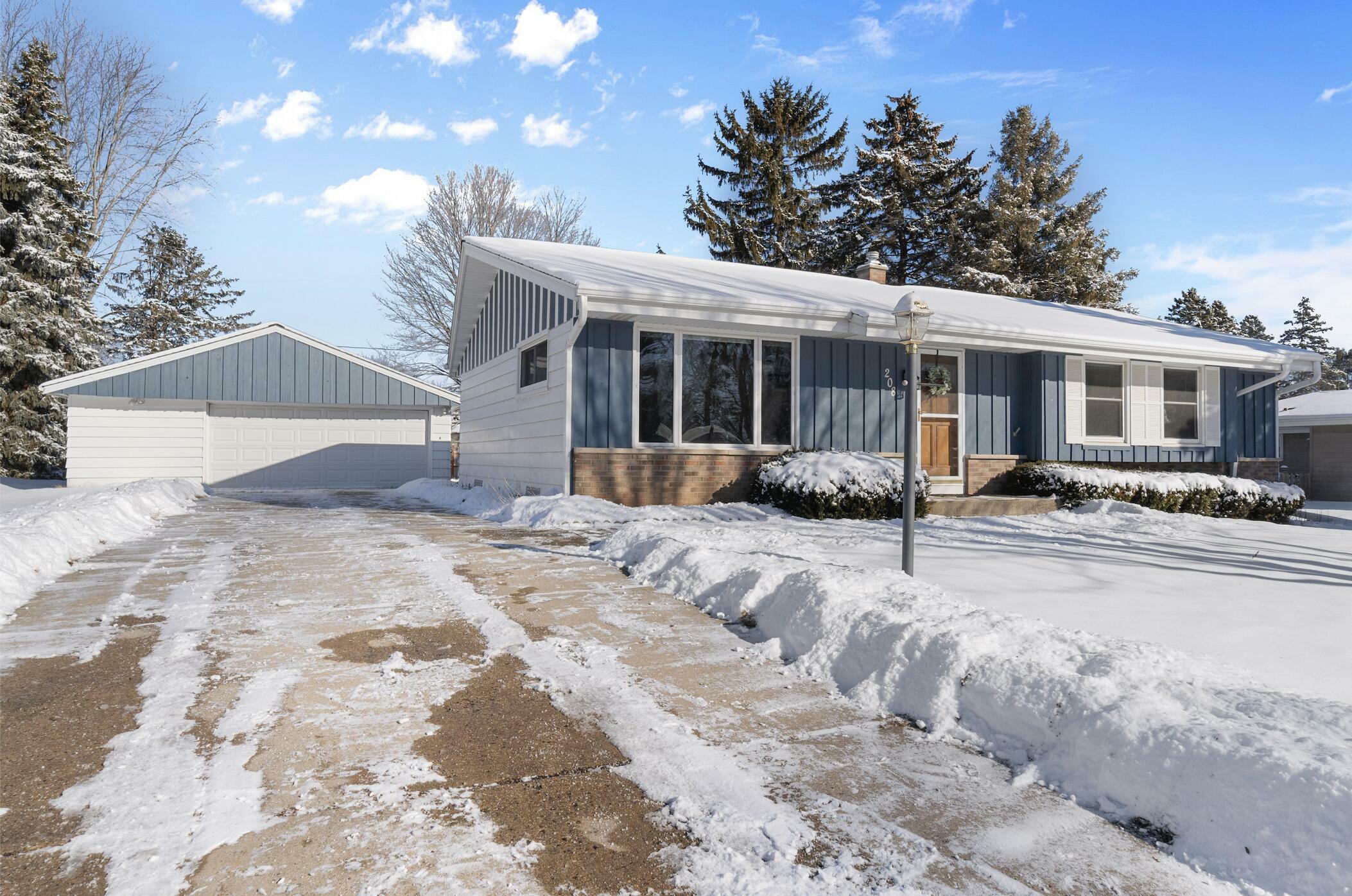 208 W Lilac Ln  Grafton WI 53024 photo