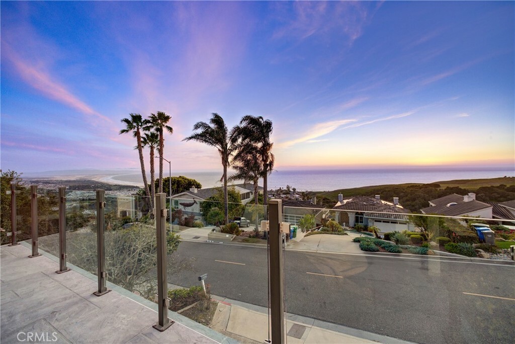 Property Photo:  1174 Longview Avenue  CA 93449 