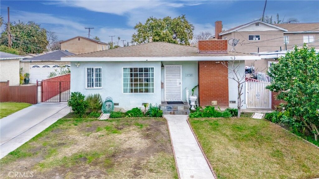 Property Photo:  11720 State Street  CA 90262 
