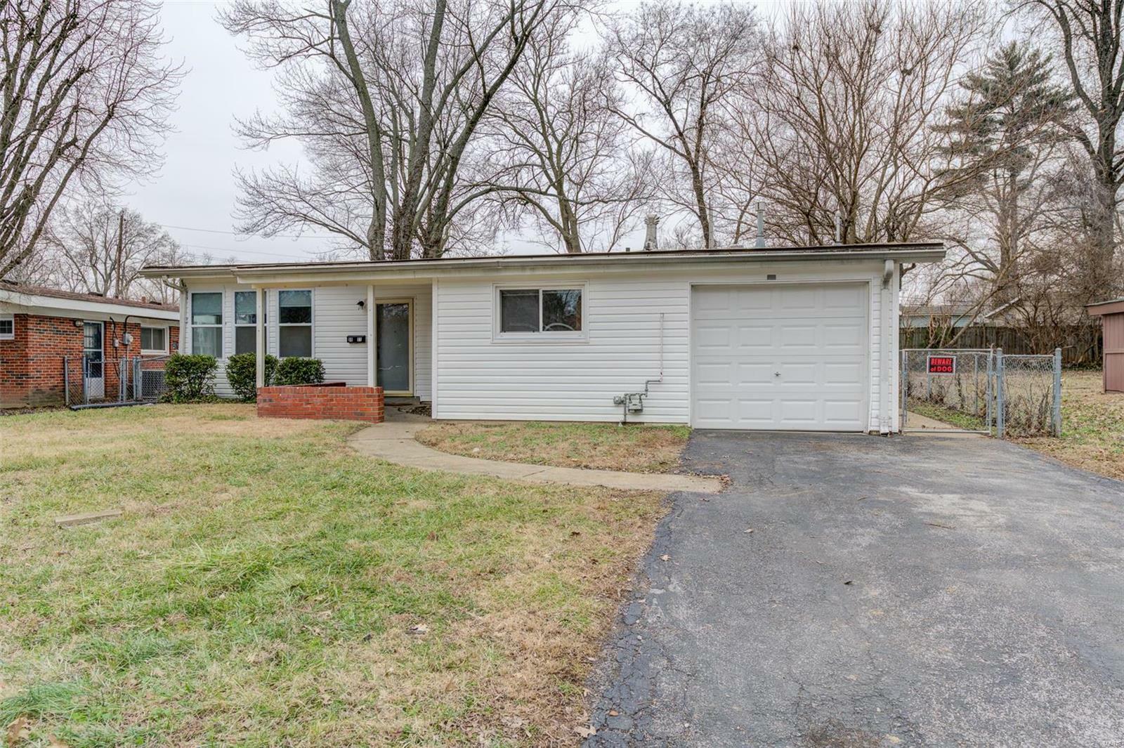 6811 Woodhurst Drive  St Louis MO 63134 photo