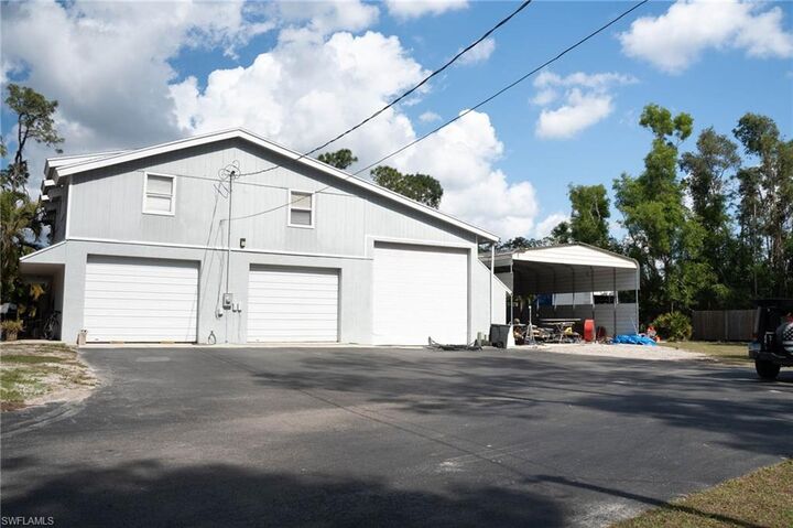 Property Photo: 25335 Pinson Dr FL 34135