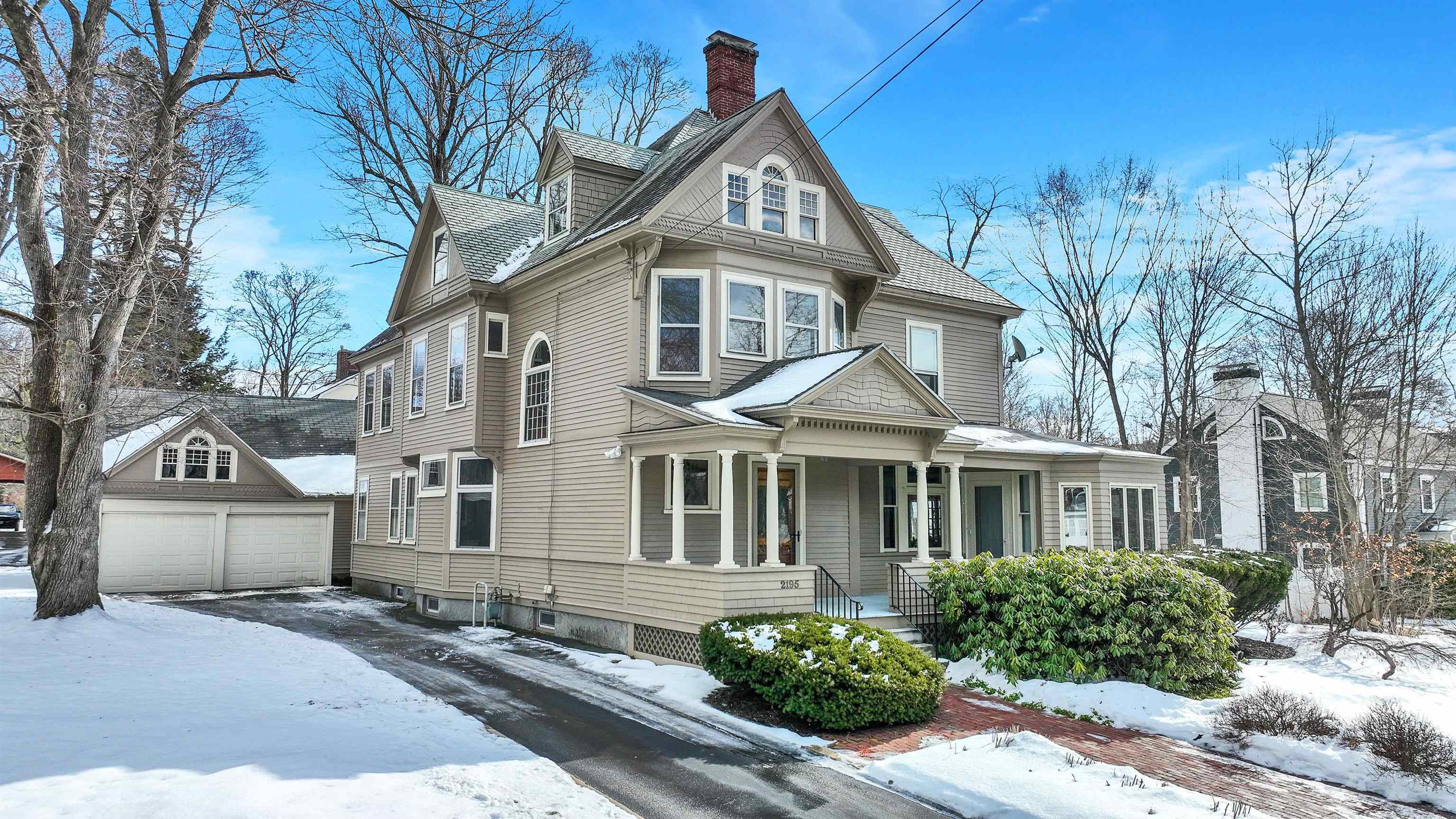 Property Photo:  2195 Elm Street  NH 03104 