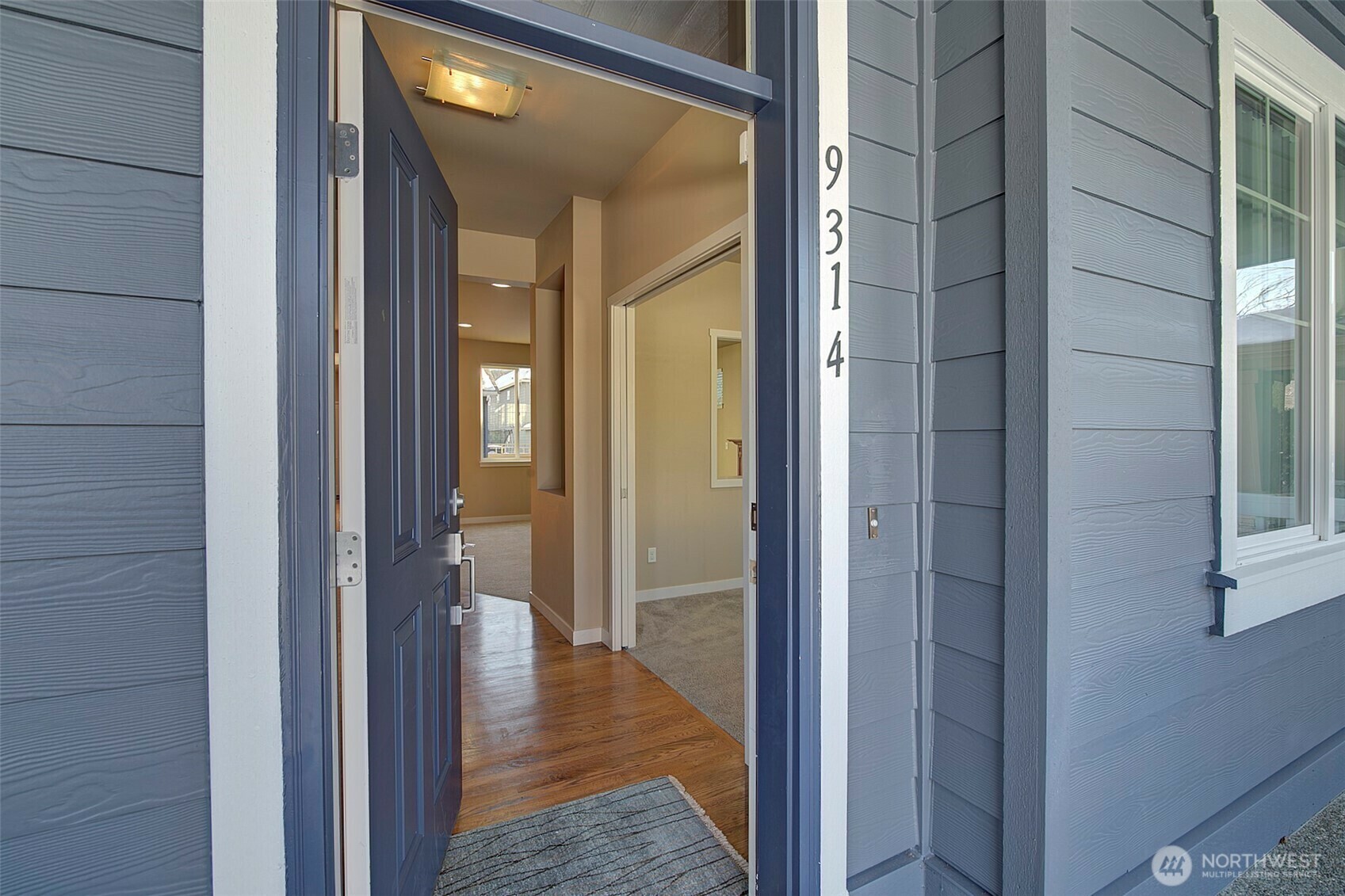 Property Photo: 9314 Frontier Avenue SE WA 98065
