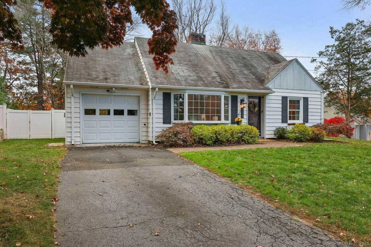 Property Photo:  115 Long Hill Drive  CT 06902 