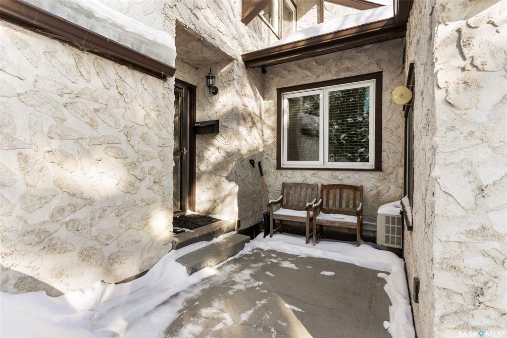 Property Photo:  1510 Jubilee Avenue  SK S4S 3T3 