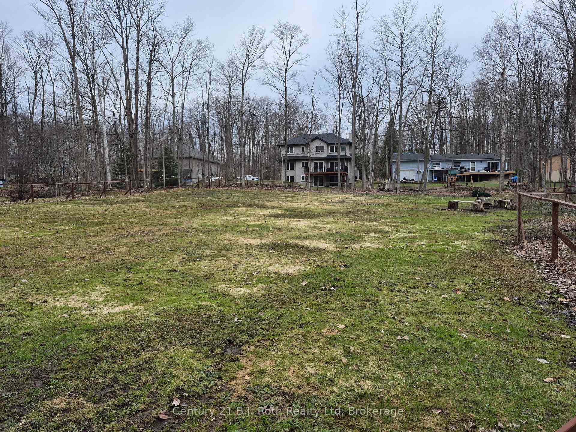 Property Photo:  76 McArthur Dr  ON L9M 1W9 