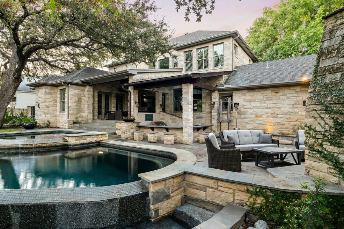 5902 Saratoga Cove  Austin TX 78746 photo