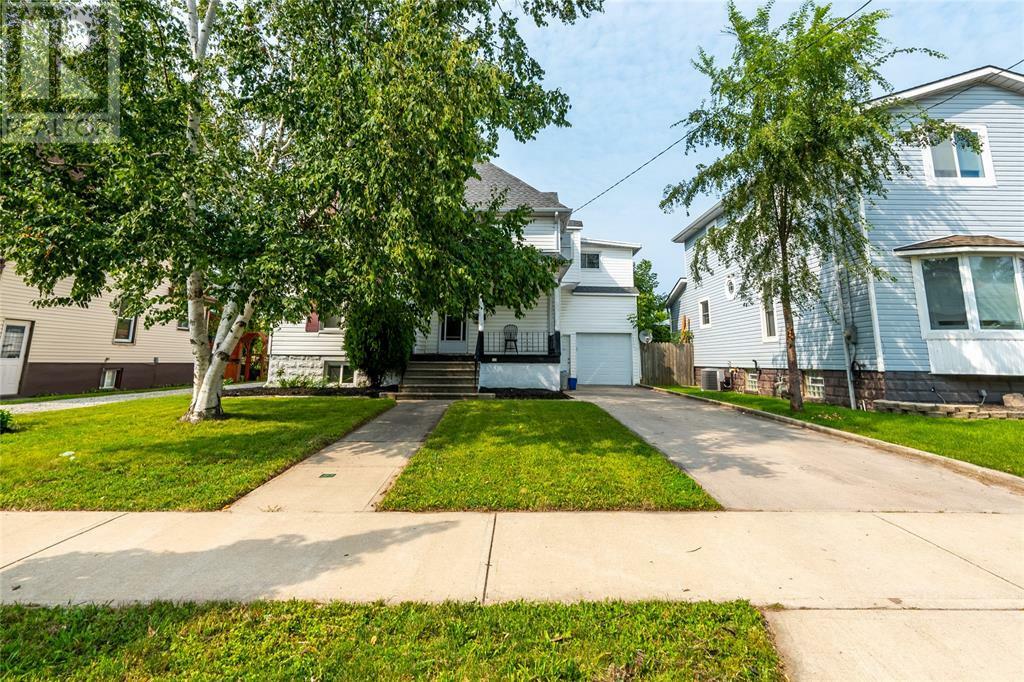 Photo de la propriété: 214 Talfourd Street ON N7T 1P1