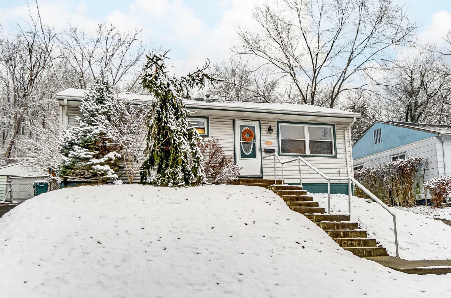 Property Photo:  4704 Kirby Avenue  OH 45223 