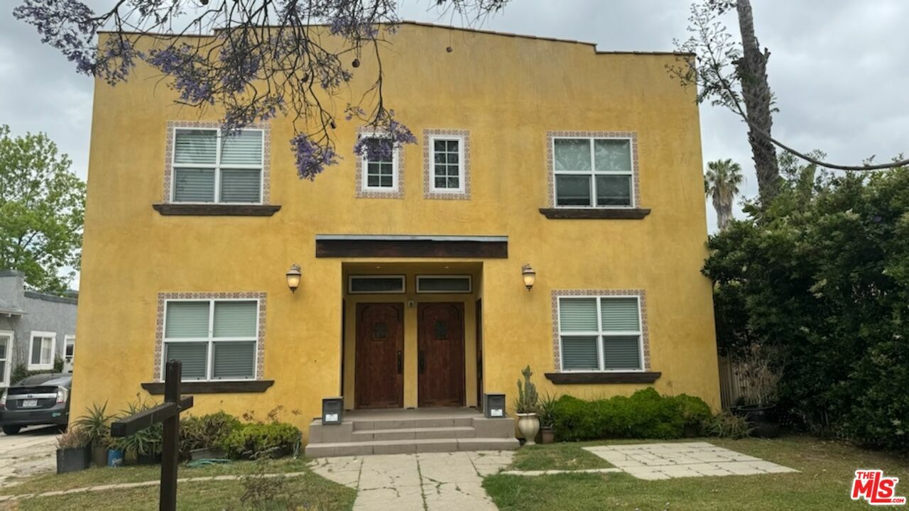 Property Photo:  1033 N Martel Ave  CA 90046 