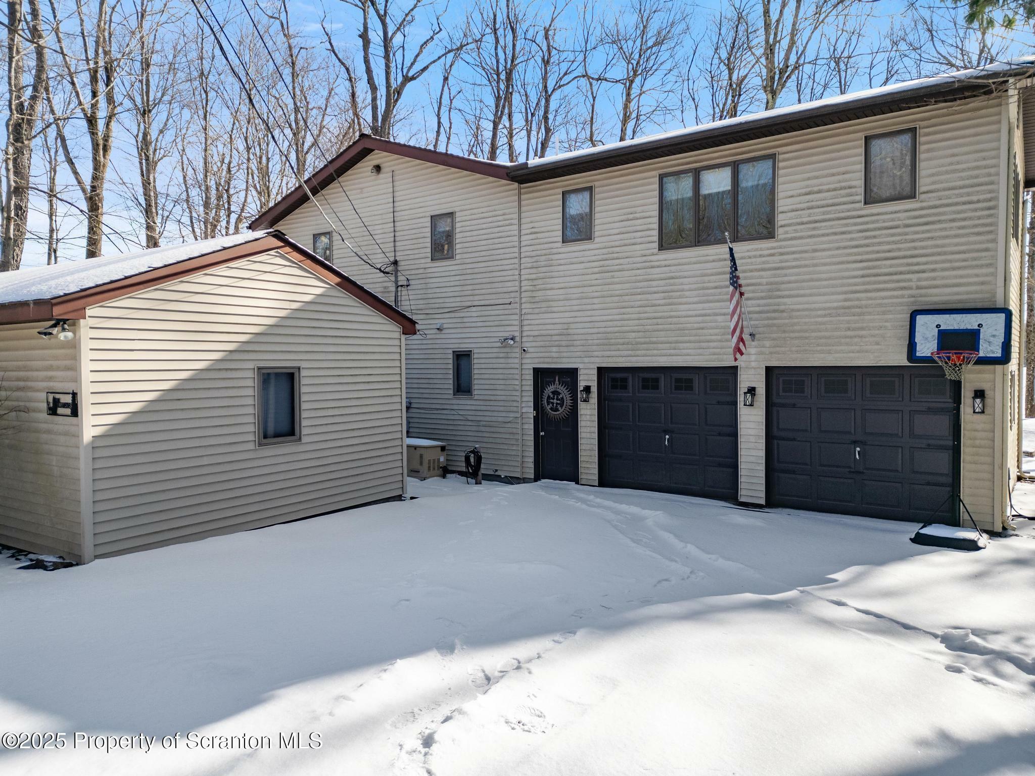 Property Photo:  102 Cherry Cove Terrace  PA 18325 