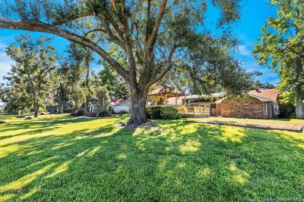 Property Photo: 2212 Bon Vie Drive LA 70665