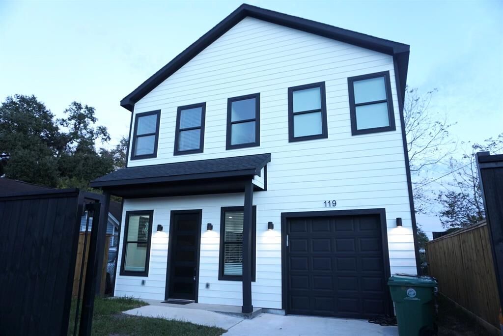 Property Photo:  119 Hagerman Street  TX 77011 