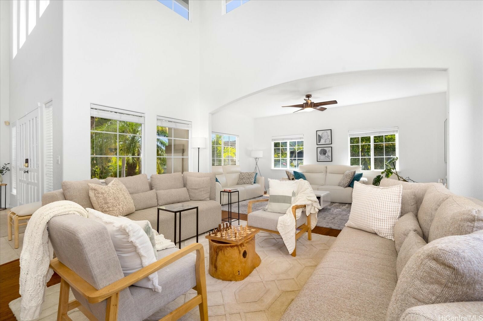 Property Photo: 1098 Kuekue Street HI 96825