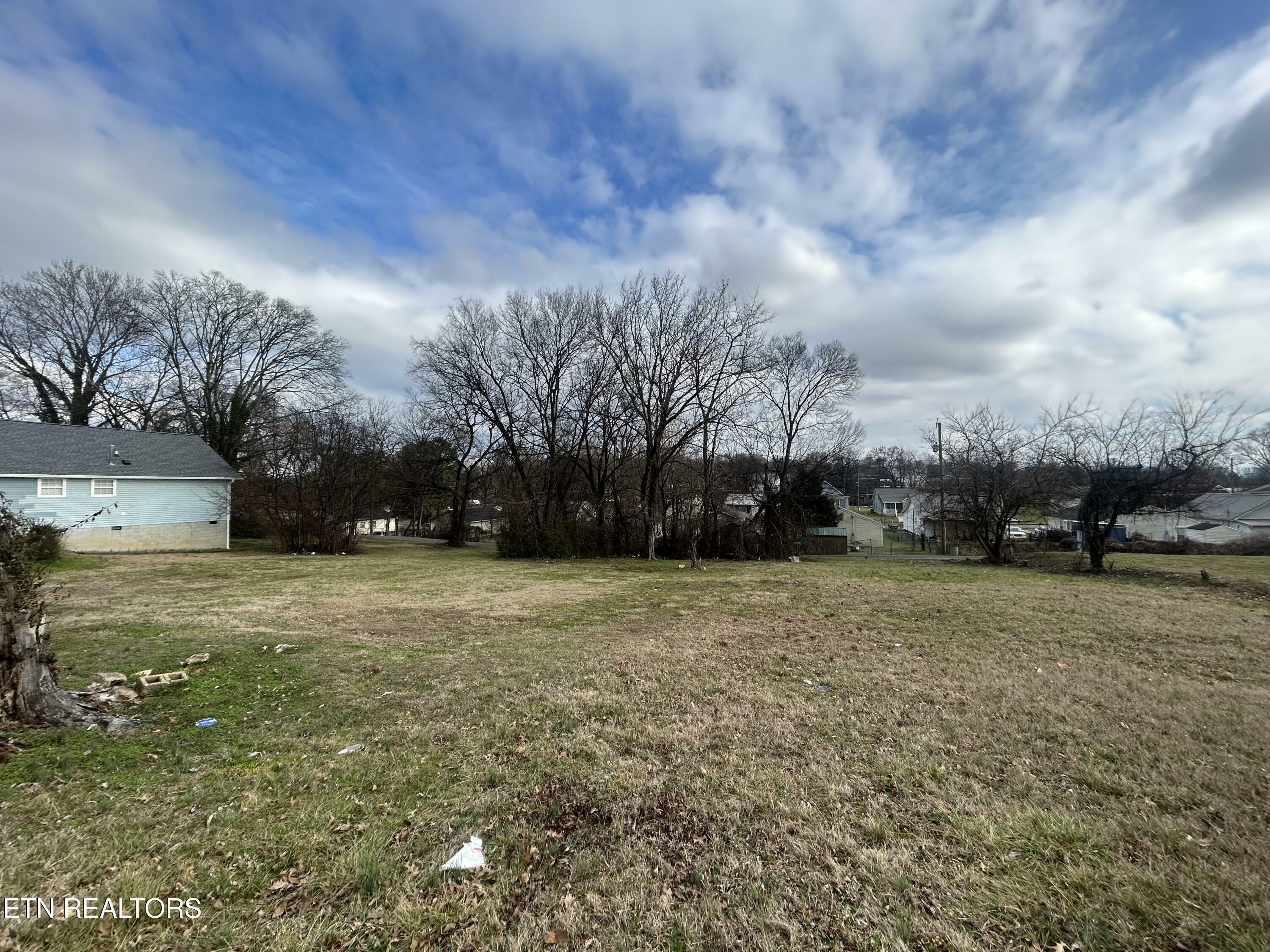 Property Photo: 1722 Delaware Ave TN 37921