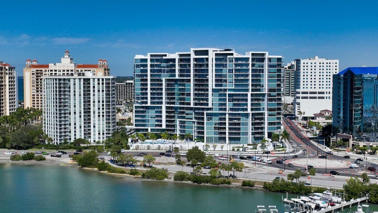 Property Photo: 1155 N Gulfstream Avenue 607 FL 34236