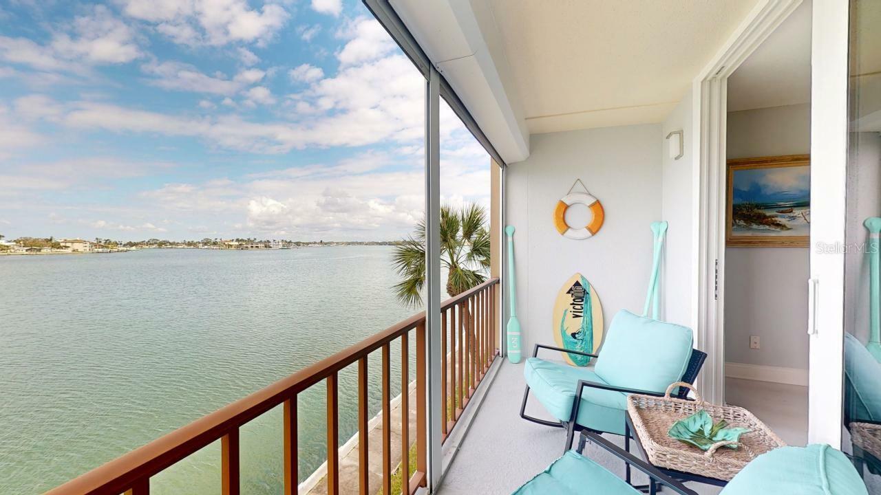 Property Photo: 7910 Sun Island Drive S 305 FL 33707