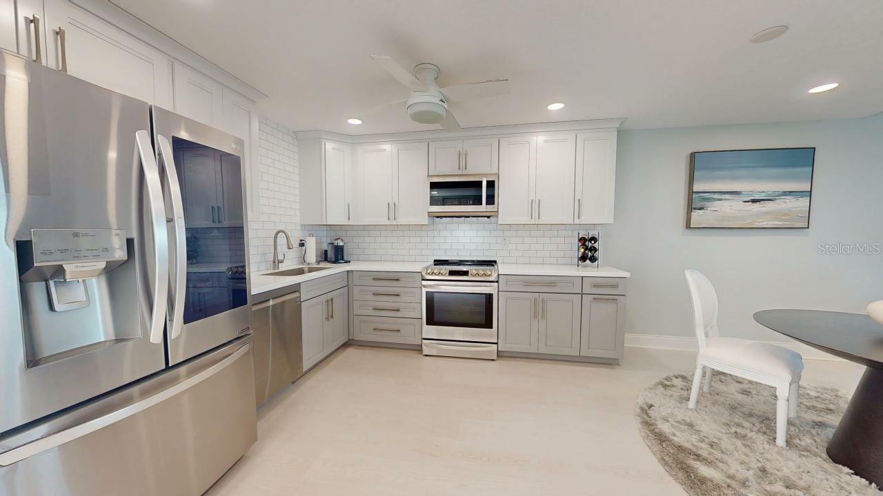 Property Photo: 7910 Sun Island Drive S 305 FL 33707