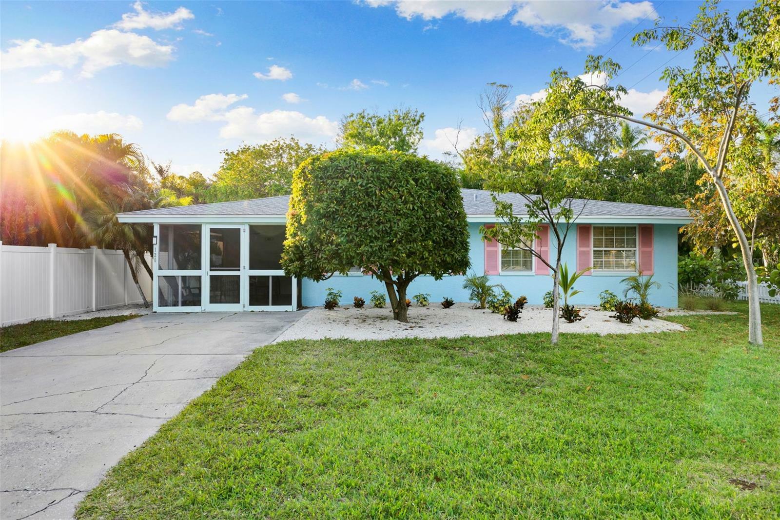 Property Photo:  120 Maple Avenue  FL 34216 