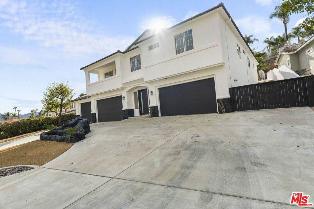 Property Photo:  29781 Smugglers Point Drive  CA 92587 