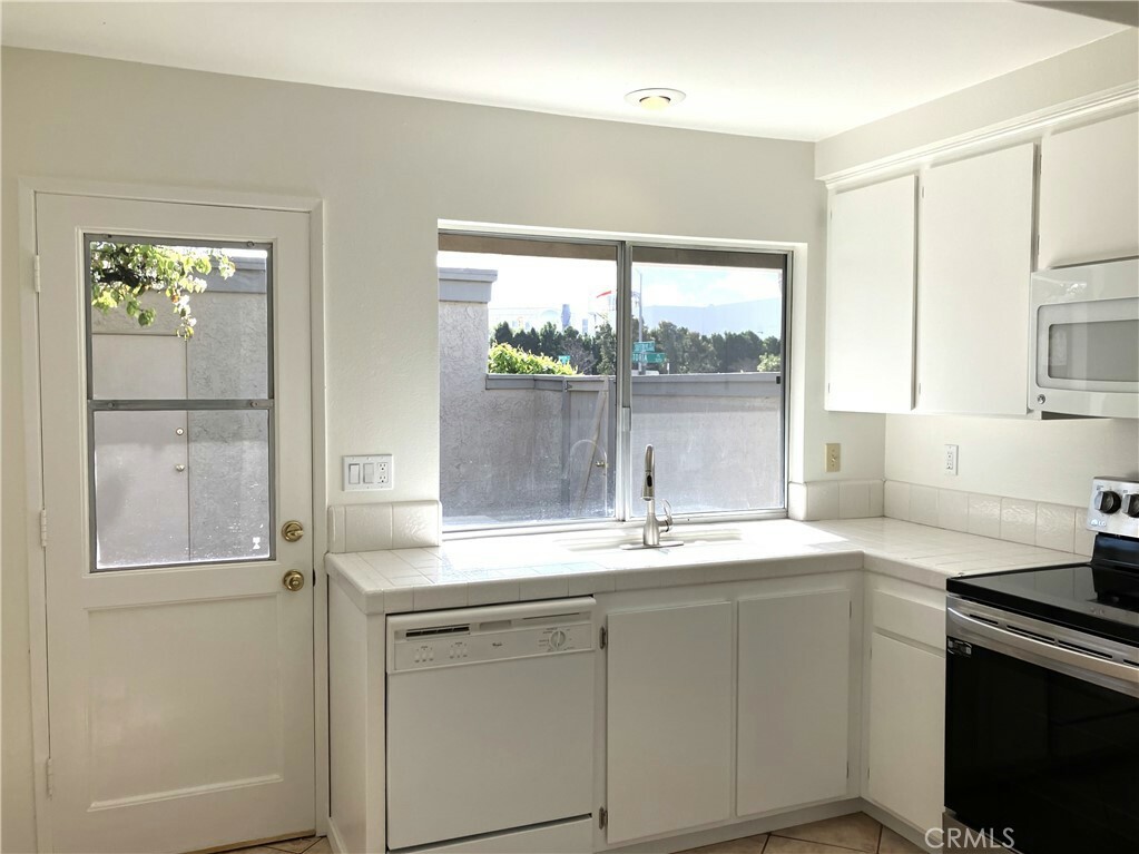 Property Photo:  5271 Victoria Place  CA 92683 