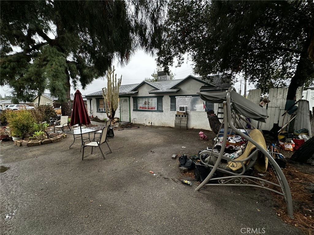 Property Photo:  919 E Lugonia Avenue  CA 92374 