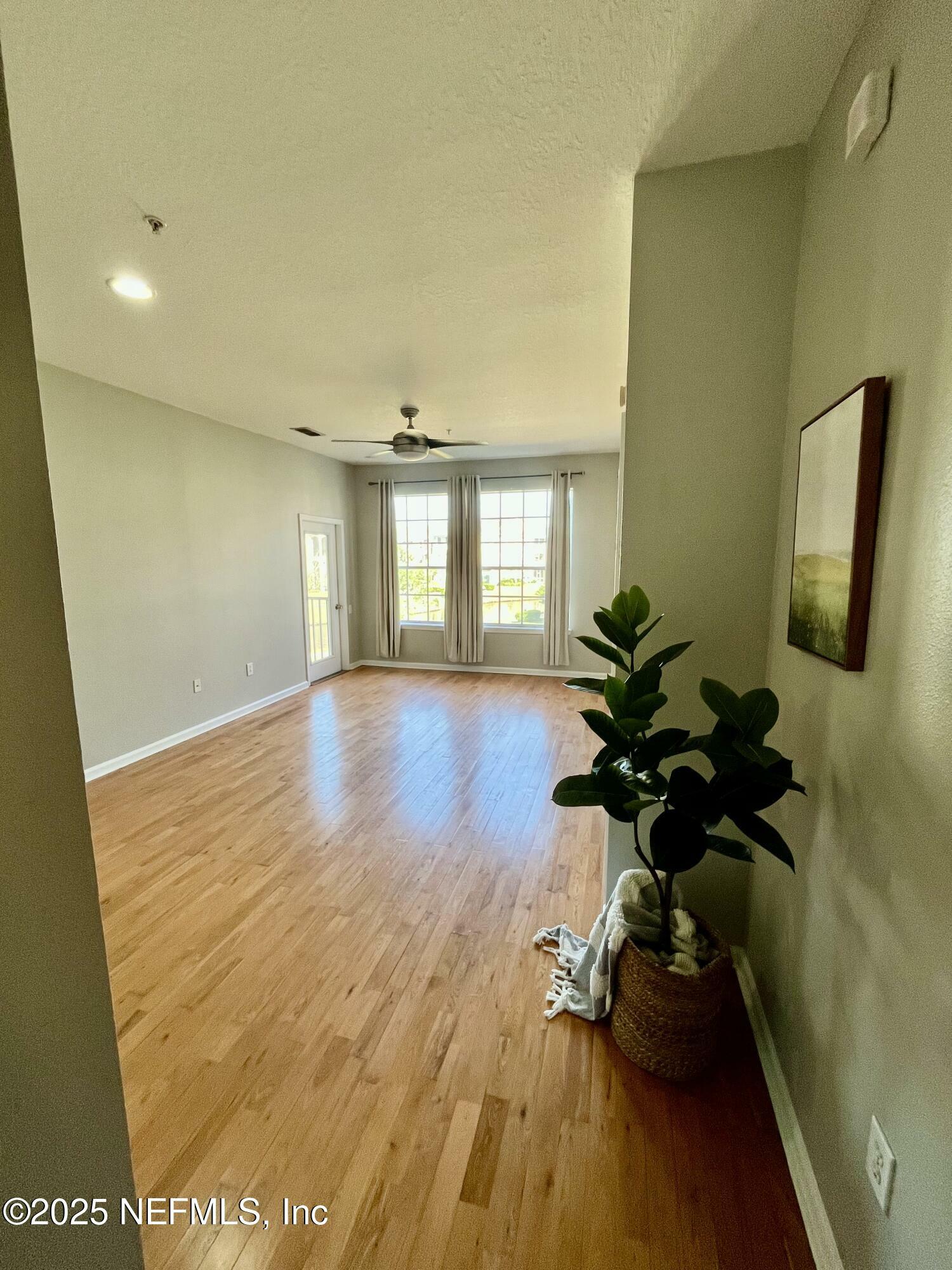 Property Photo:  7990 Baymeadows Road E 907  FL 32256 