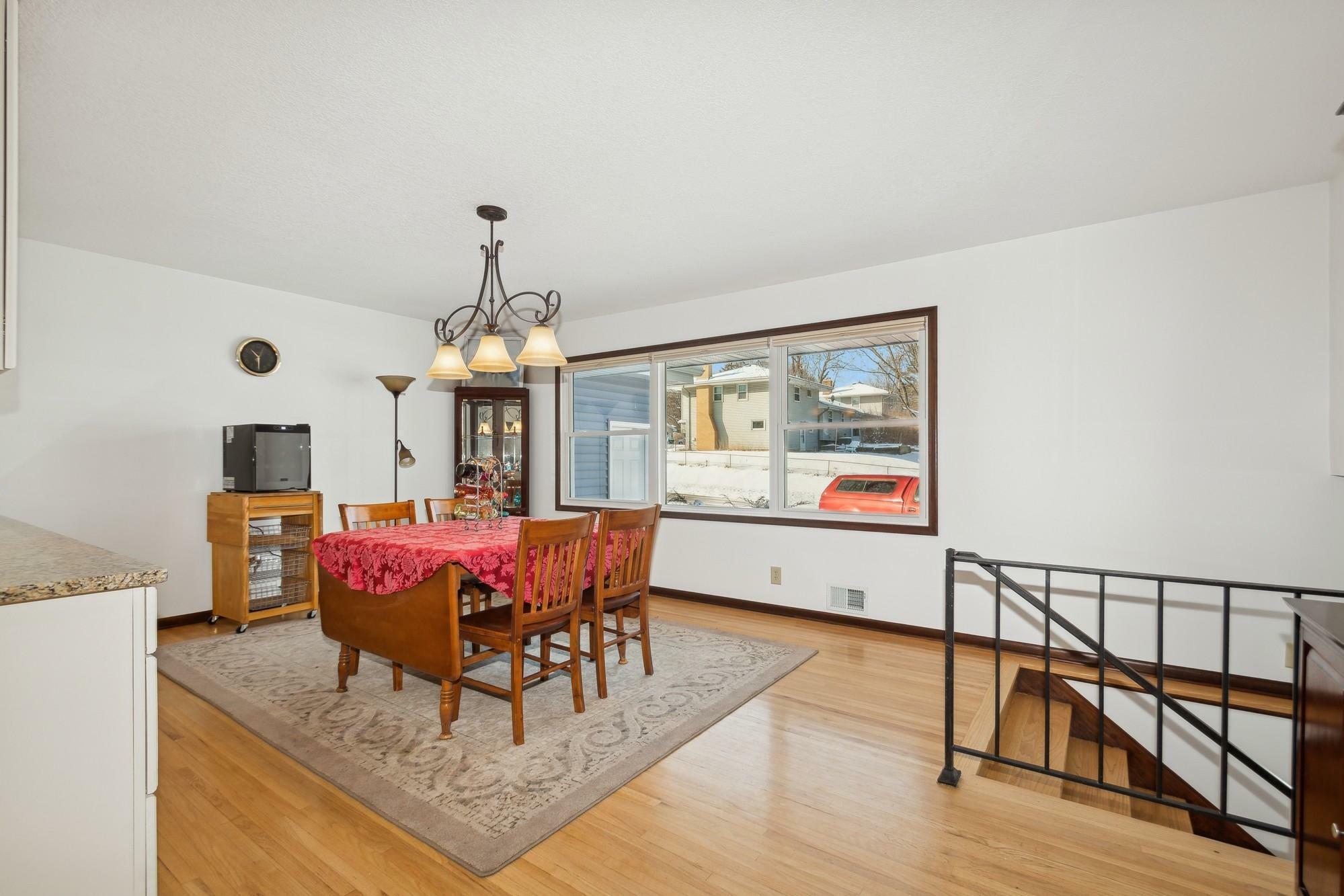 Property Photo:  733 Oakwood Drive  MN 55112 