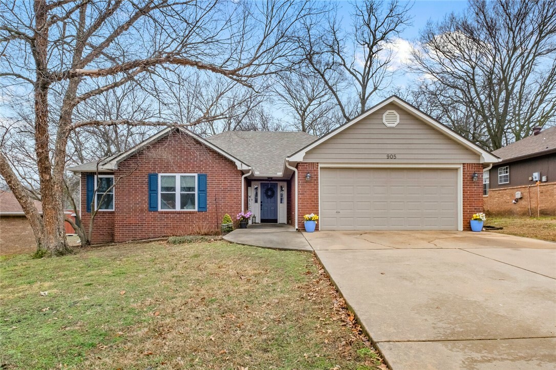 Property Photo:  905 Willow Court  AR 72761 