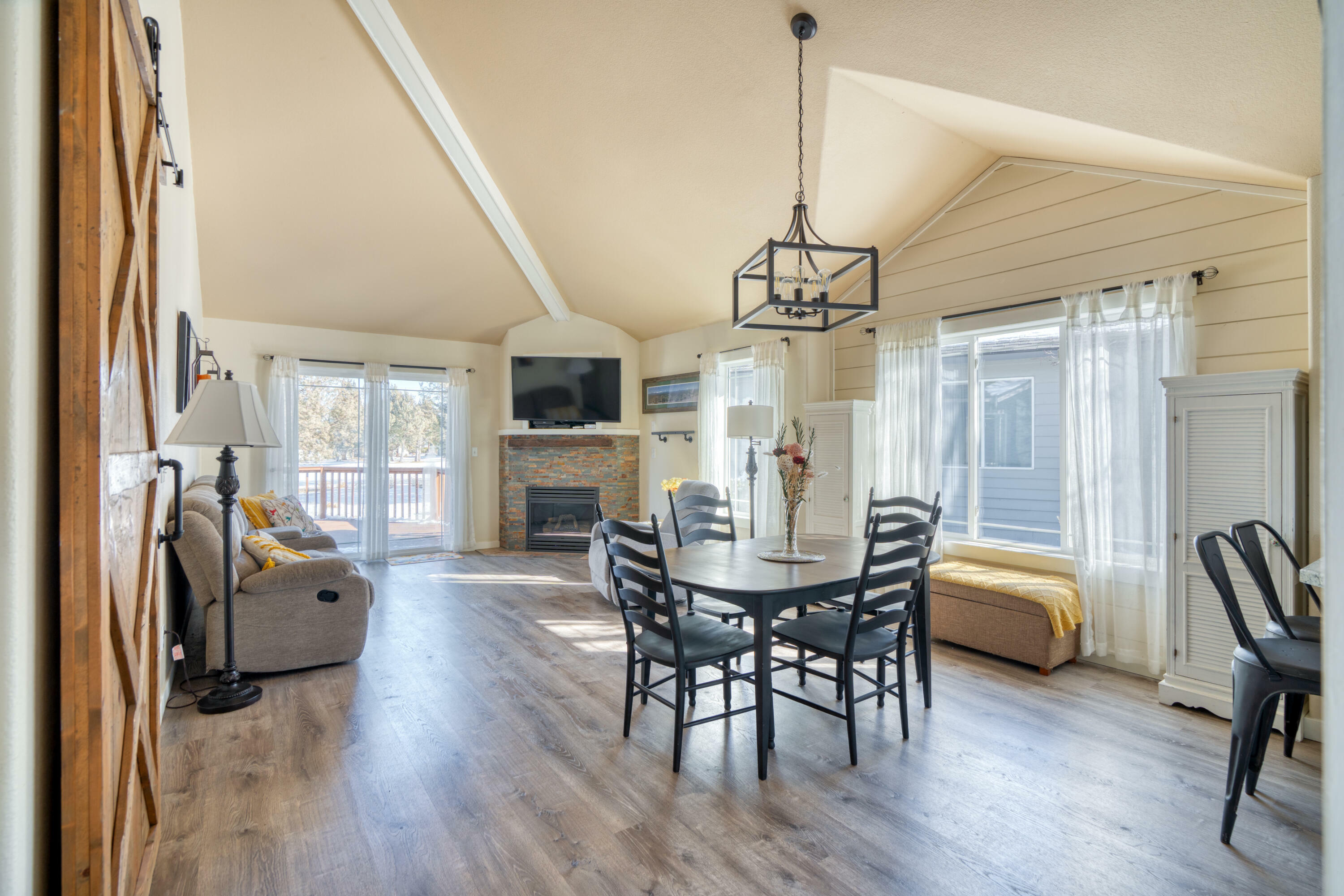 Property Photo: 998 Golden Pheasant Drive OR 97756