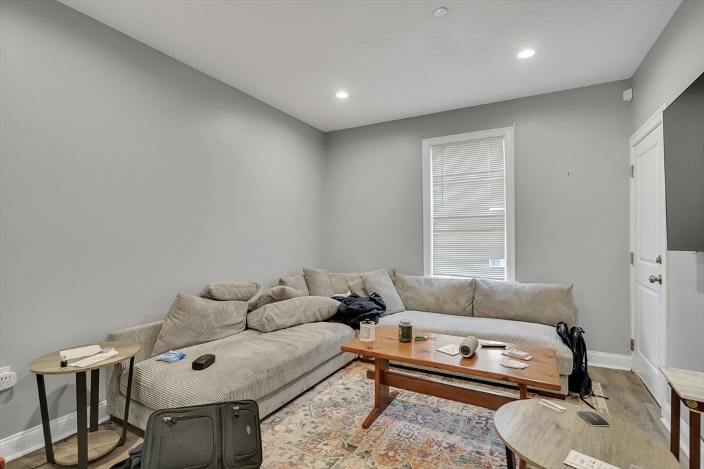 Property Photo:  93 Second St 1  MA 02141 