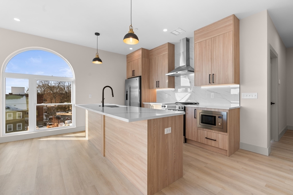 Property Photo: 463 Franklin 206 MA 02176