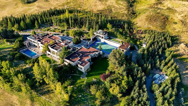 Photo de la propriété:  25102 Lower Springbank Road  AB T3Z 3J9