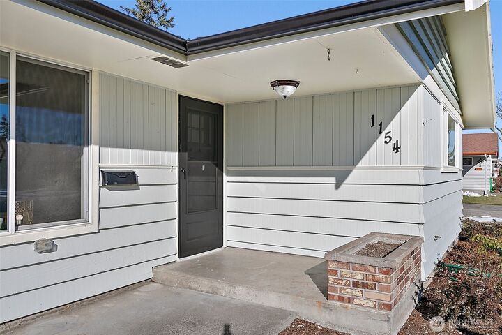 Property Photo:  1154  Garfield Street  WA 98022 