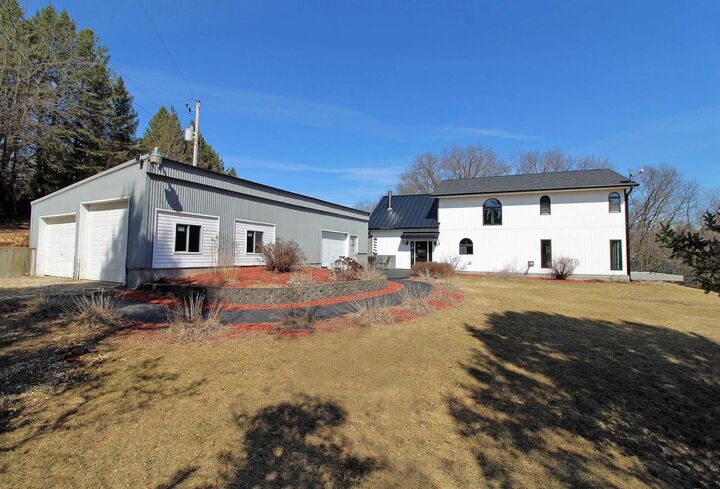 5260 Dyreson Road  Dodgeville WI 53533 photo