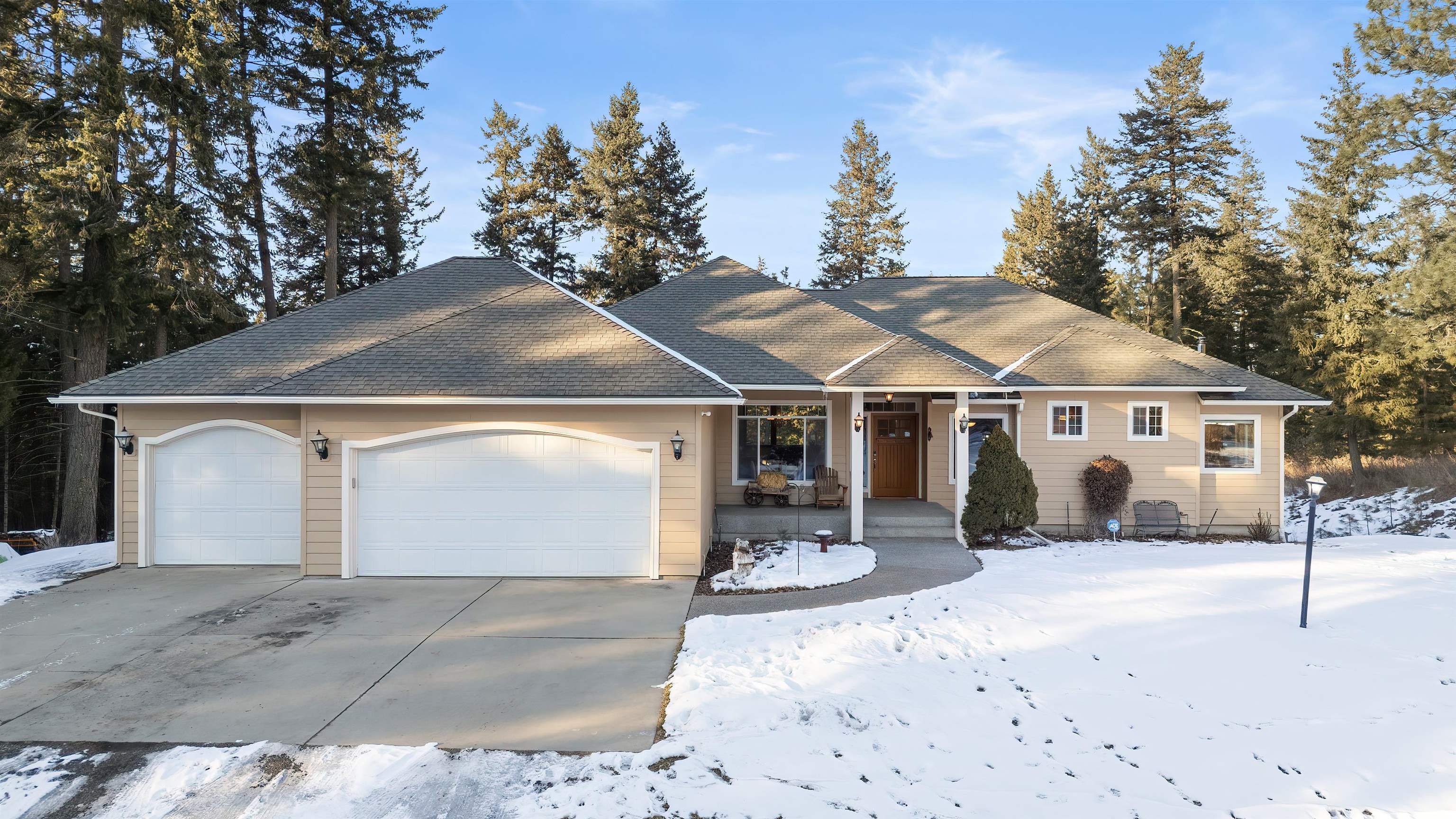 Property Photo:  20102 N Kamiakin Trail Ln  WA 99005 