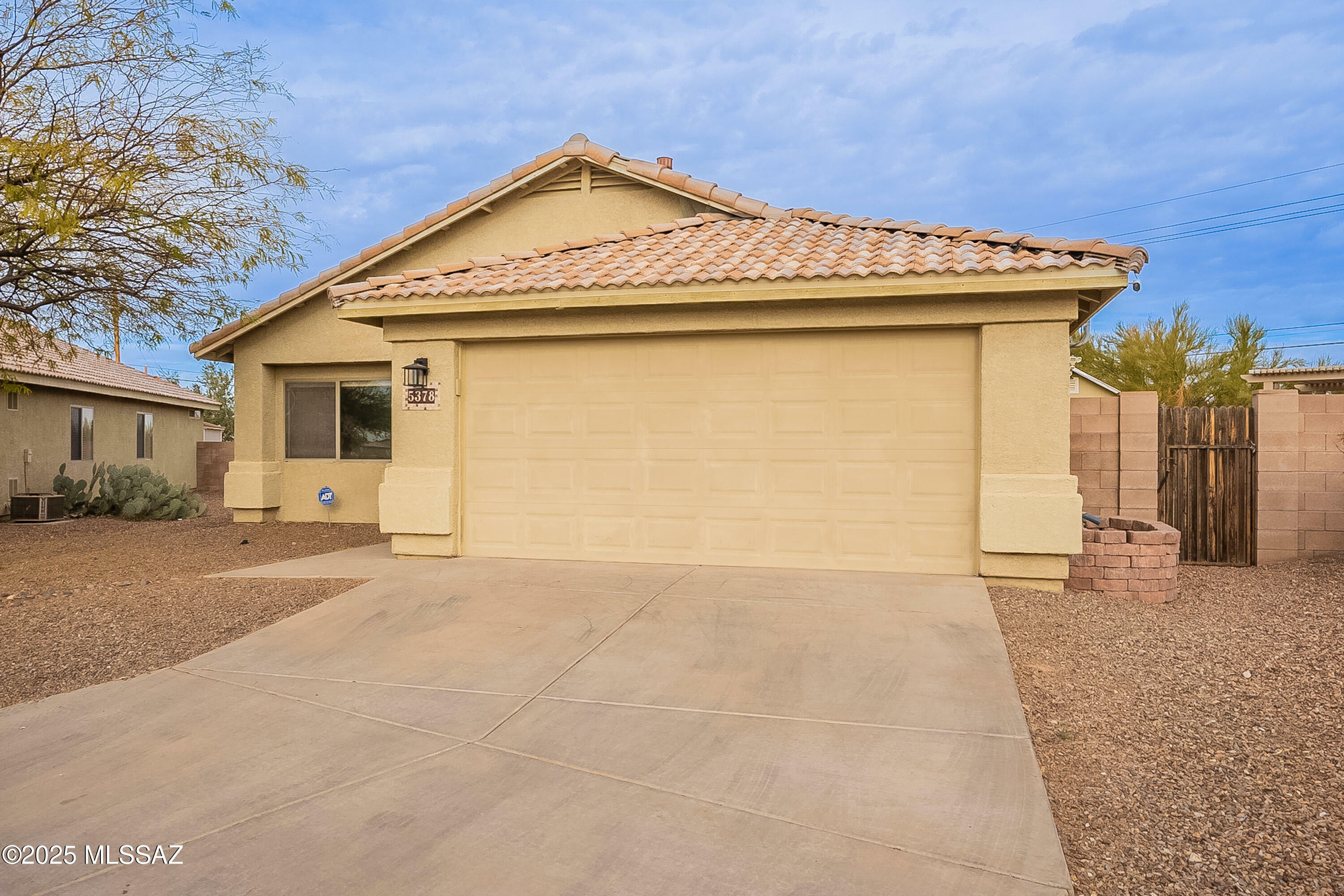 Property Photo:  5378 W Canyon Towhee Street  AZ 85742 