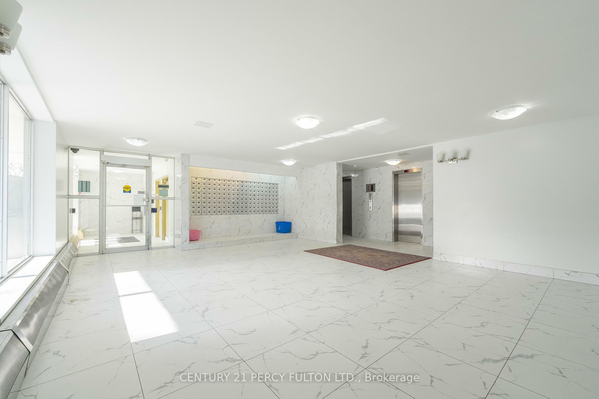 Photo de la propriété:  100 Dundalk Drive 212  ON M1P 4V2 