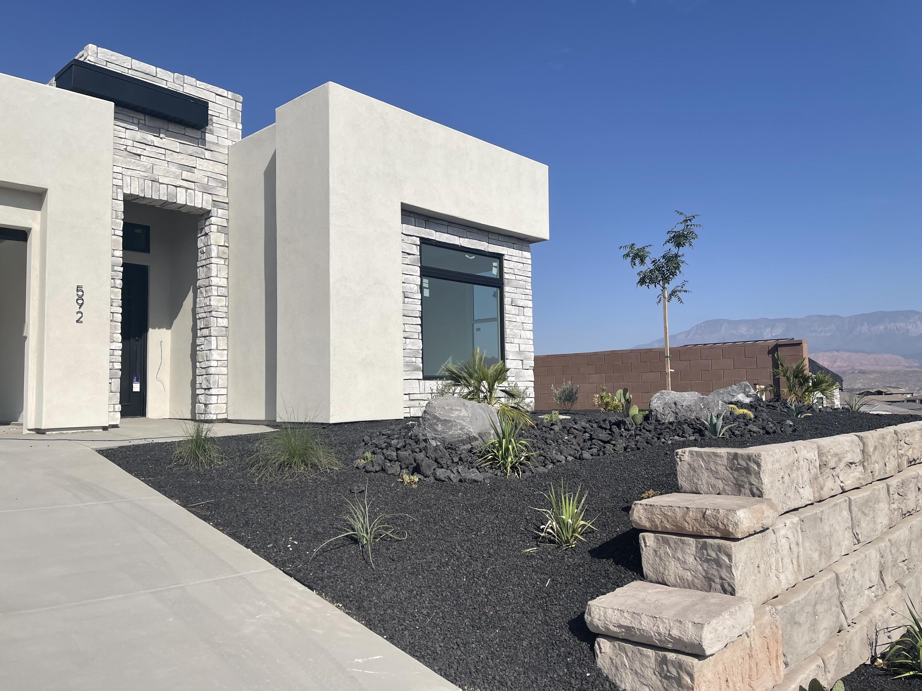 Property Photo: 592 S 1800 W UT 84737