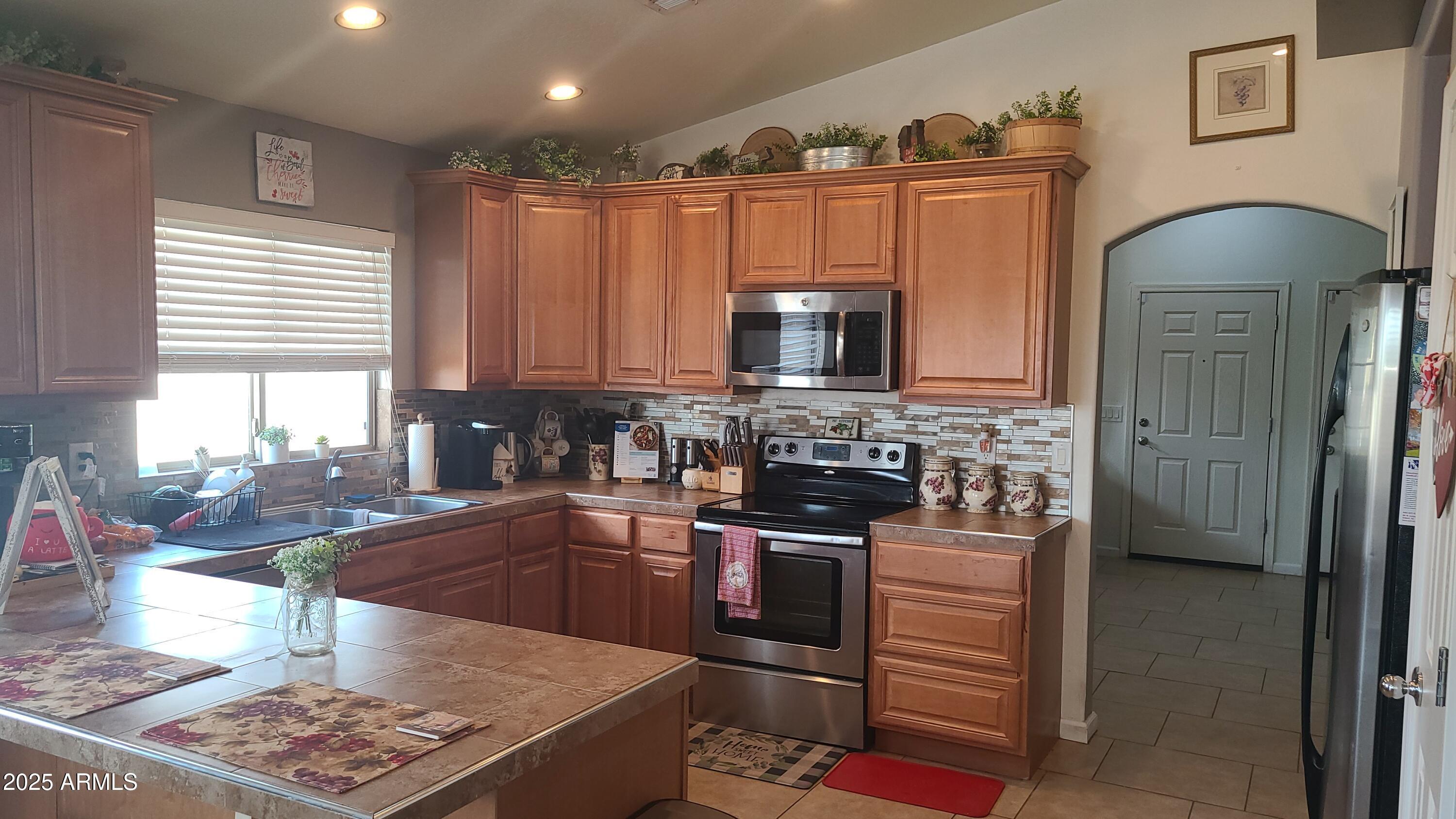 Property Photo: 34734 N Happy Jack Drive AZ 85144