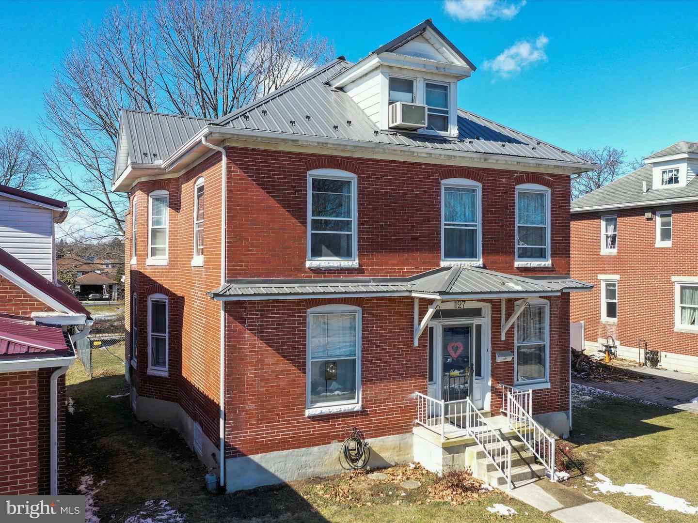 Property Photo:  127 Glen Street  PA 17201 